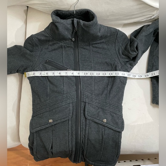 Lululemon It’s Happening Jacket Heathered Deep Coal Size 6 - Picture 11 of 16